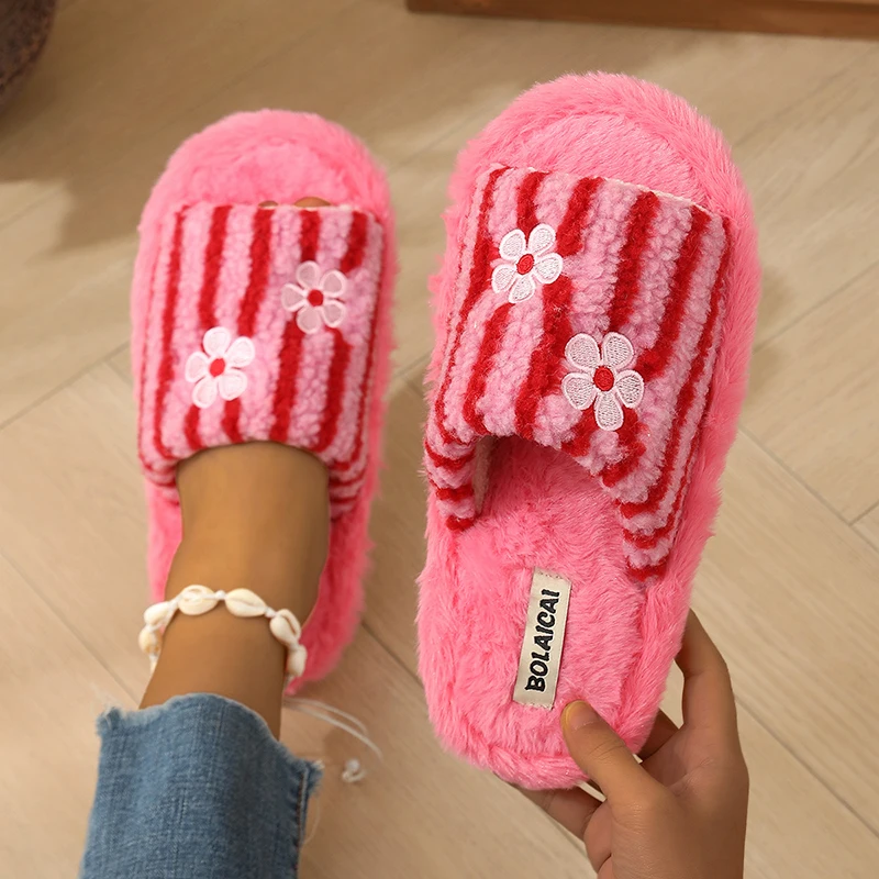 Pantoufles en peluche à rayure - Women'S Fashion Korea avis et prix